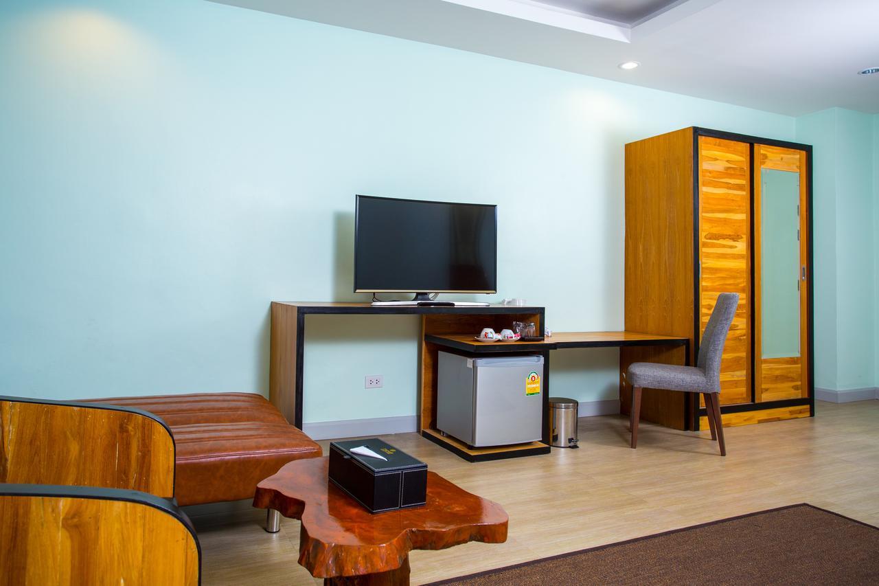 Triple B Boutique Residence Si Racha Extérieur photo