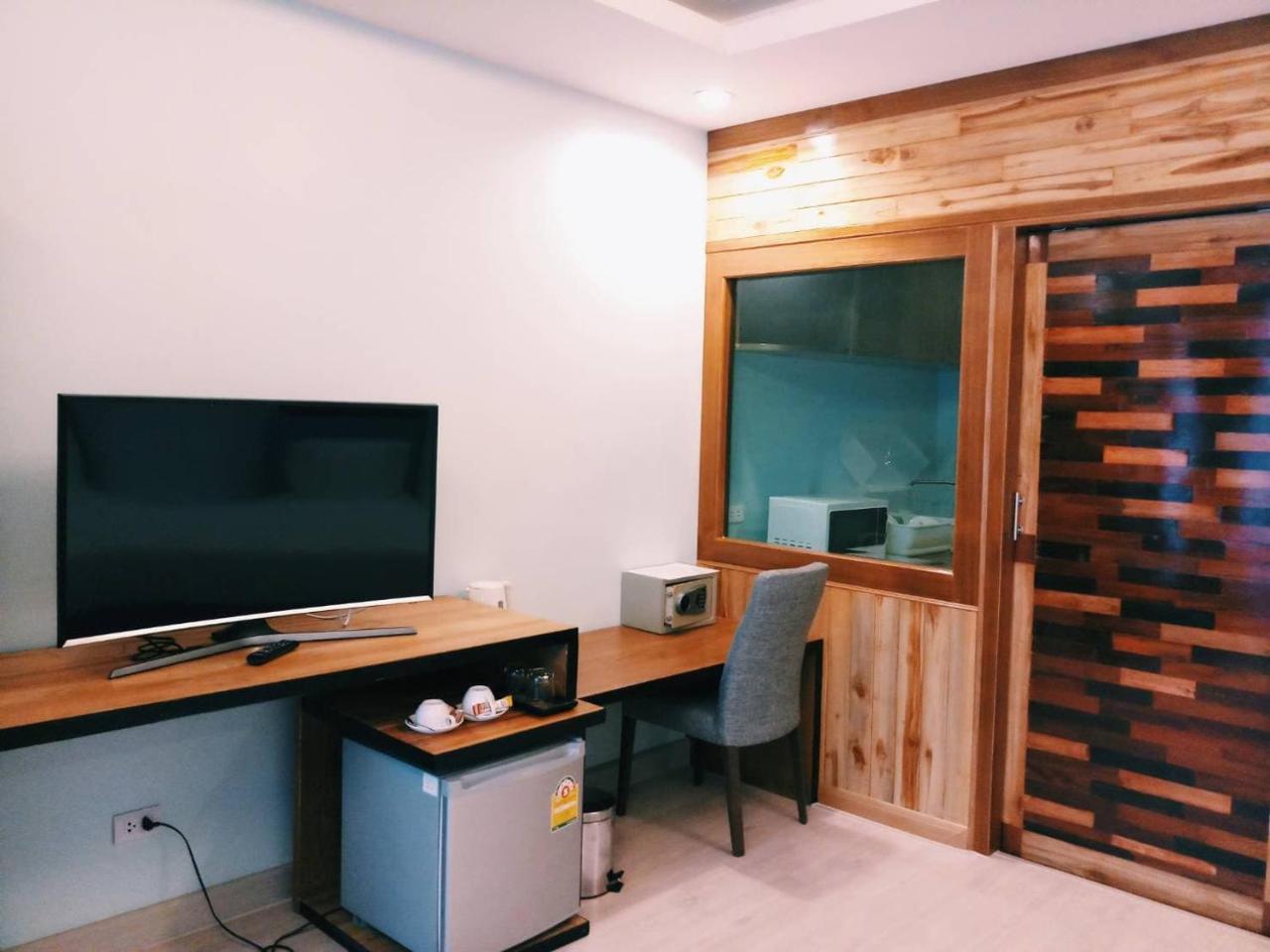 Triple B Boutique Residence Si Racha Extérieur photo